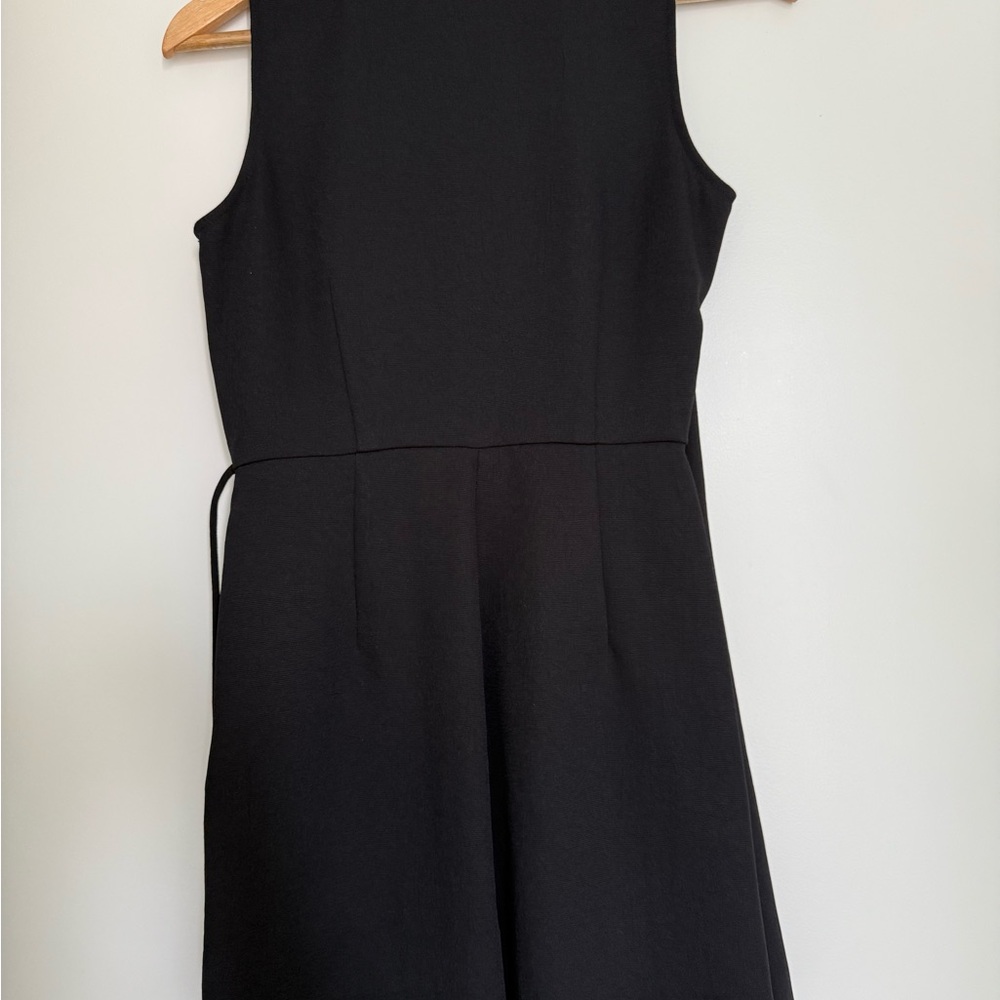 Babaton Dress (with Shorts) - Picture 2 of 4